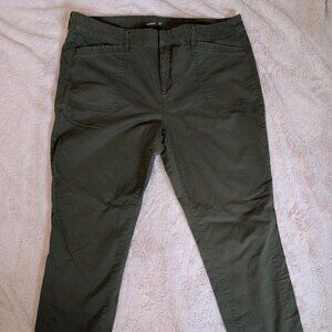 OLD NAVY Women's Chino Pant PIXIE Olive Sz 16 - Never Fade, Smooth Stretch